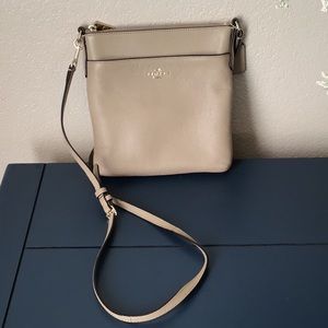 Beautiful Coach Kitt messenger leather crossbody